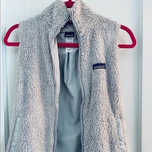 Patagonia grey fuzzy vest super cute!